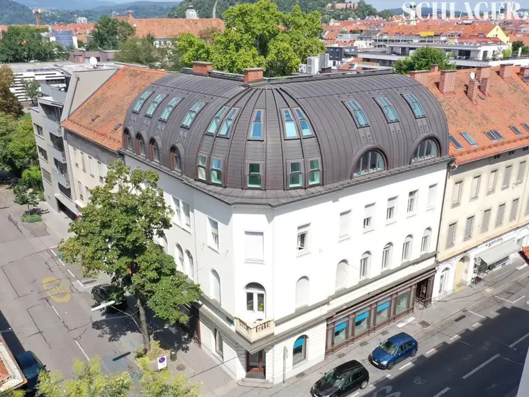 Eckhaus in zentraler Lage mit Büro- und Wohneinheiten