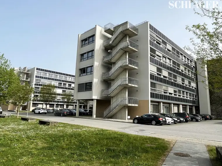 Schöne Bürofläche in unmittelbarer Nähe zur Autobahnauffahrt