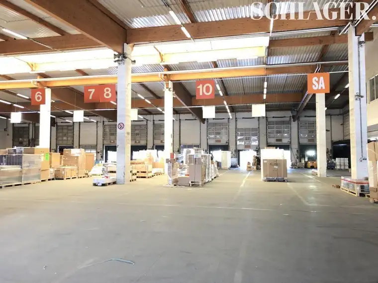 Betriebsliegenschaft mit flexiblen Hallenflächen und Büros