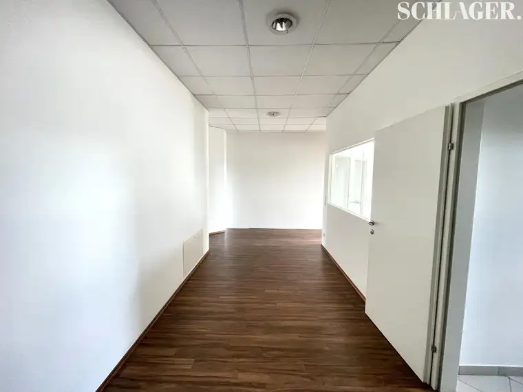 Moderne und lichtdurchflutete Bürofläche südlich von Graz