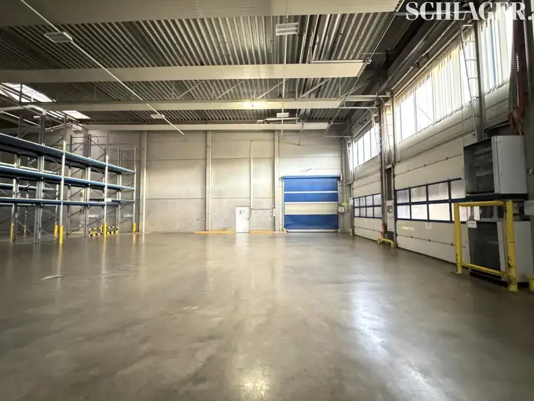 Attraktive Hallen- und Lagermöglichkeiten