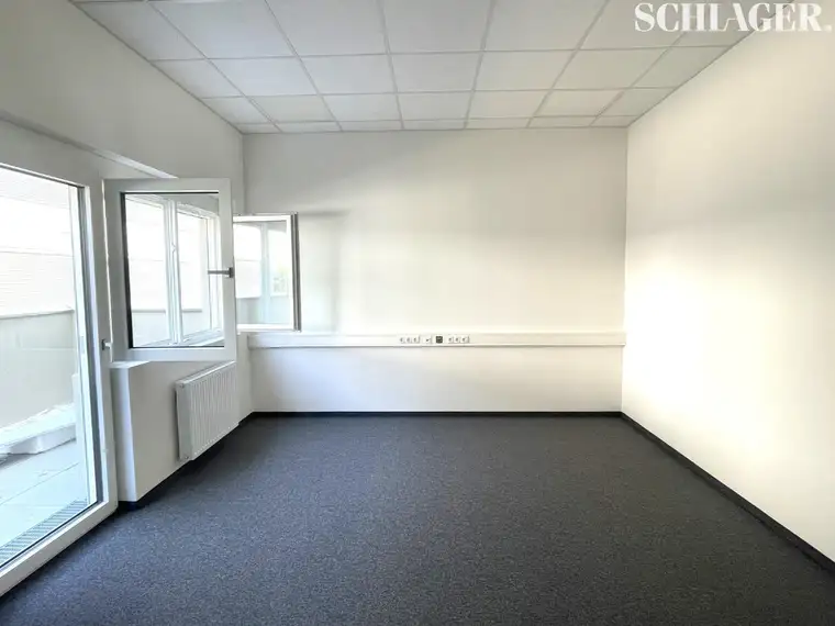 Neubau-Büro mit Parkplätzen im Süden von Graz