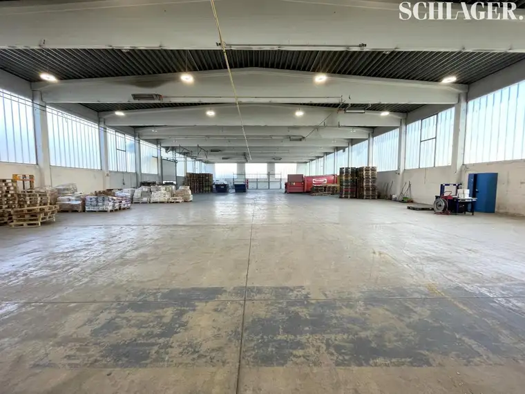 Lagerhalle mit optimaler Verkehrsanbindung