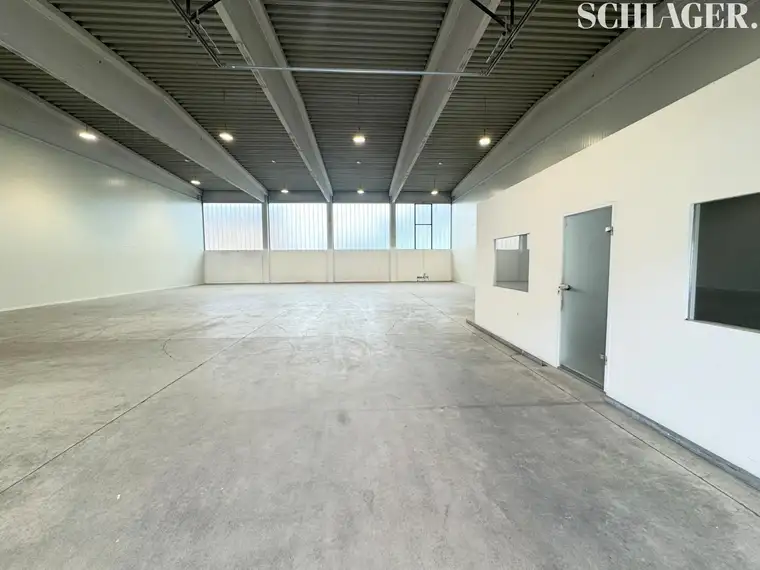 Lagerhalle in unmittelbarer Nähe zum Autobahnknoten Graz-West