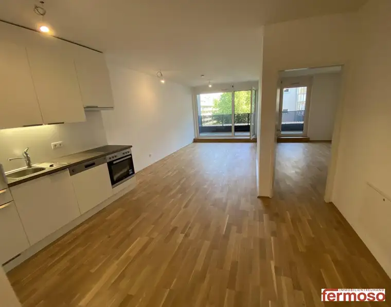 Lichtdurchflutete 2-Zimmer-Wohnung mit großzügiger Loggia