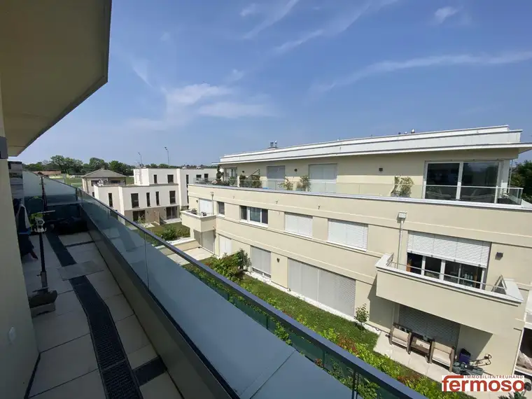 Moderne 3-Zimmer-Dachgeschosswohnung mit Terrasse
