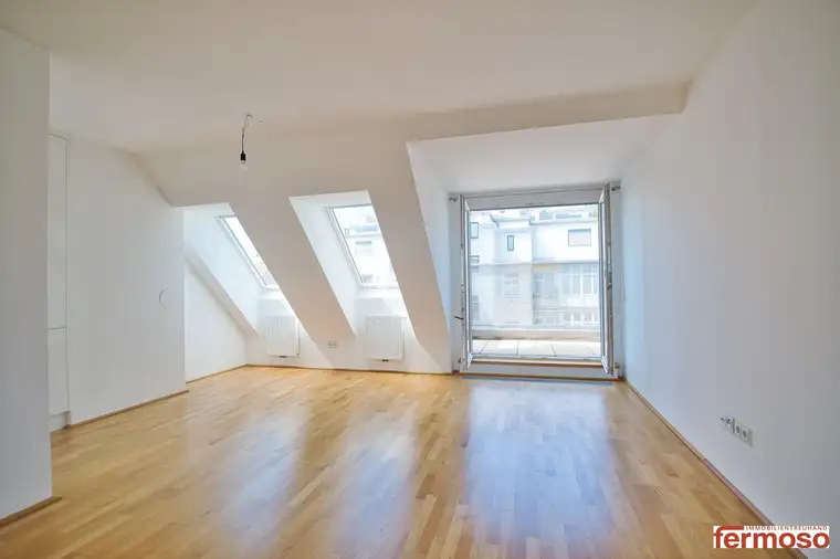 klimatisierte Dachgeschosswohnung mit 4 Zimmer (116m²) und 2 Terrassen