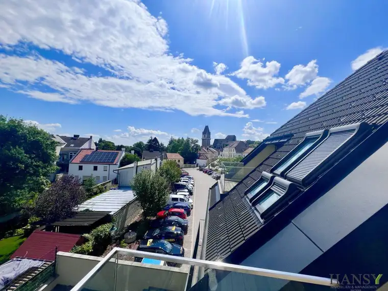 Exklusives Haus im Zentrum von Perchtoldsdorf mit Lift, großzügigen Freiflächen und 2 Garagenstellplätzen!