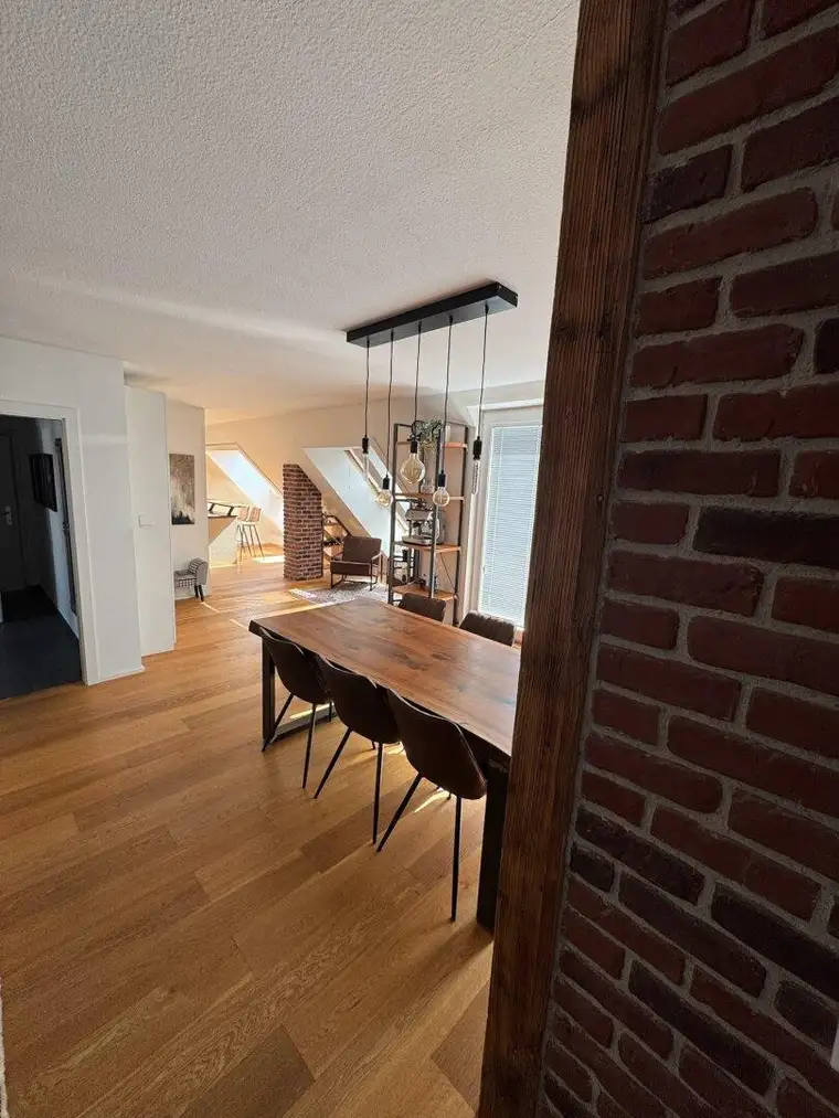 Elegante Dachgeschoßwohnung in 1150 Wien: 113m², Terrasse, Garage &amp; mehr für 749.000€!