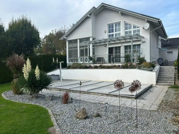 Einfamilienhaus mit moderner Technik in ruhiger Stadtnähe