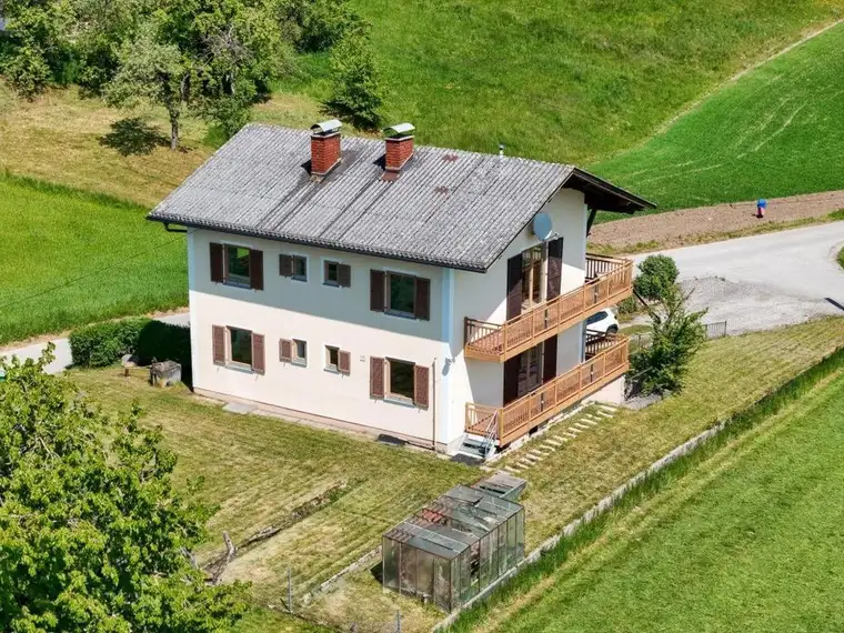 Ruhige Lage mit Bergblick - renoviertes 2 Familienhaus zu verkaufen **ohne Makler**Provisionsfrei**
