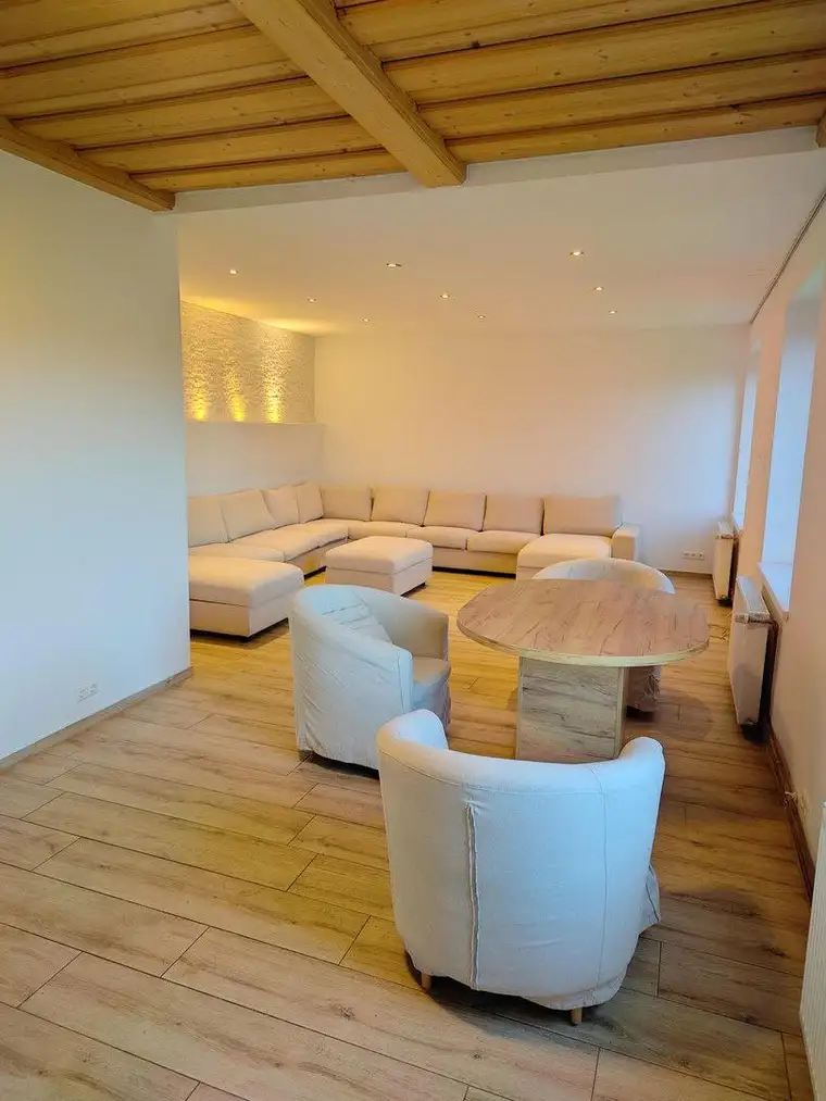 Preishit - Exklusive, renovierte, luxuriöse 4-Zimmer-Wohnung mit Balkon &amp; Dachboden in St. Pölten