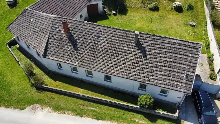 Haus mit großem Garten am Land