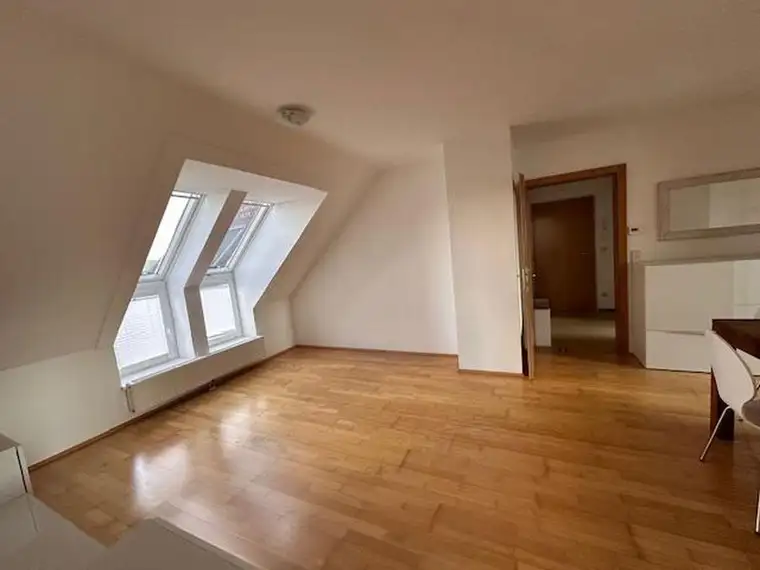 lichtdurflutete Dachgeschoßwohnung