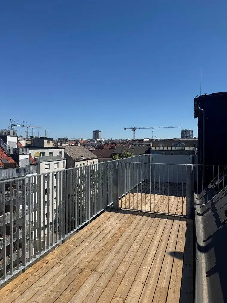 Erstbezug: City-Penthouse Dachgeschosswohnung mit 12 m² Balkon und Blick über Wien