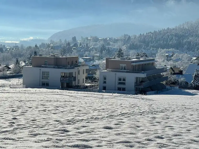 Hochwertig ausgestattete 3 Z. -Wohnung in Hanglage in kleiner, feiner Wohnanlage mit vielen Extras!
