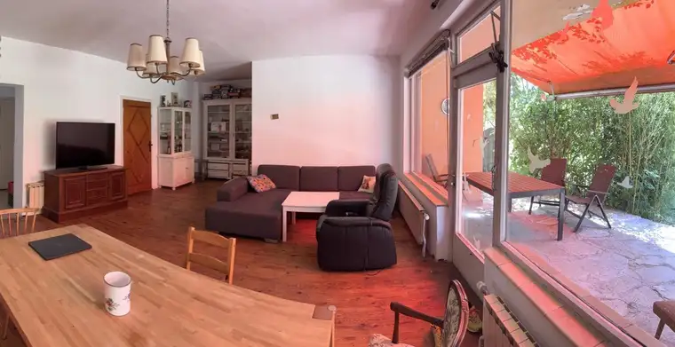Großzügiges Wohnhaus mit Einliegerwohnung