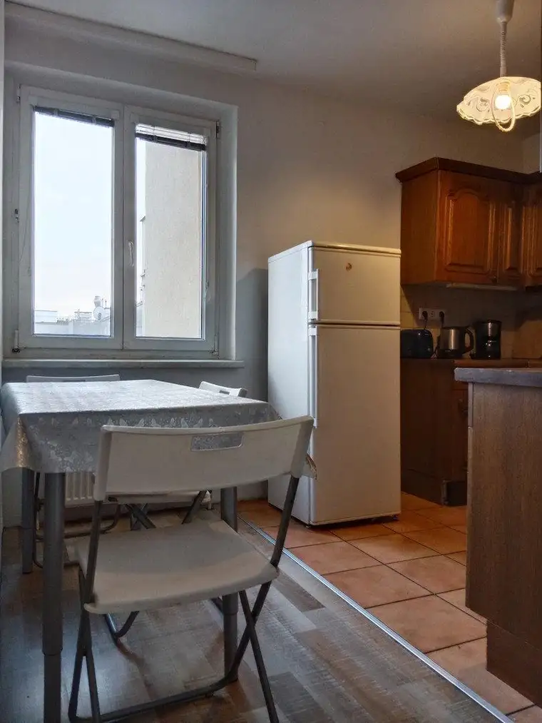 6 Zimmier Wohnung mit Balkon,6.Liftstock,U1-Reumannplatz/HPT-Bahnhof nah,5-WG geeignet. ab sofort.