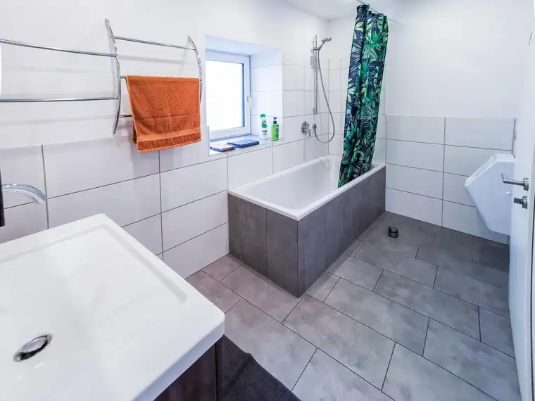 Traumlage mit großer Garage, Garten, Panoramaterrasse