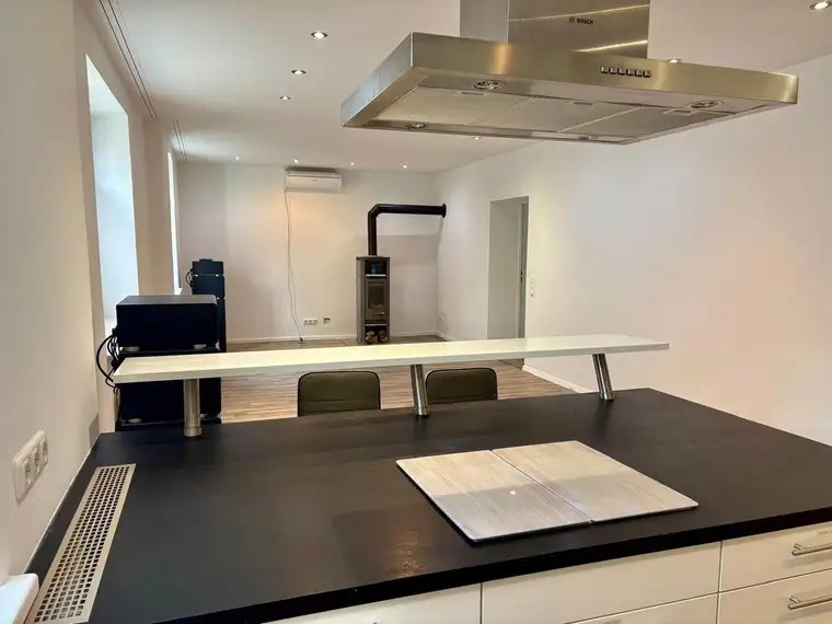 Maisonettewohnung mit Hauscharakter, Garten Haustiere erlaubt, Terrasse &amp; Carport in Wels