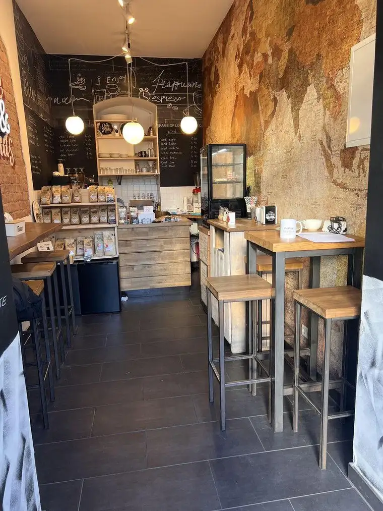 Schlüsselübergabe für ein neues Kapitel: Charmantes Café im Herzen Wiens sucht Nachfolger:in