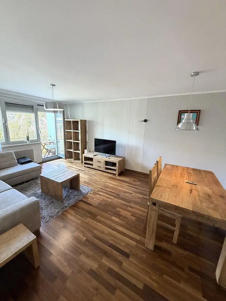 Modernisierte 3-Zimmer-Wohnung mit Loggia und Grünblick — Döbling, provisionsfrei
