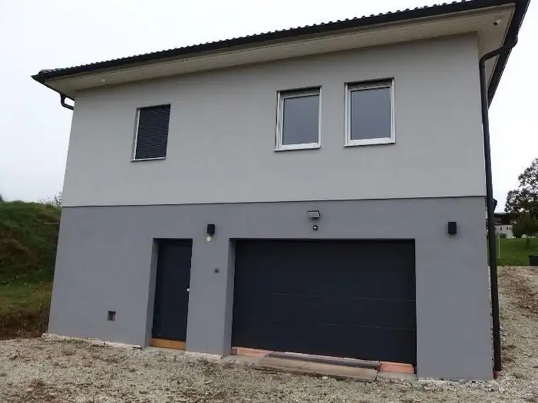 Modernes Einfamilienhaus oder Bürogebäude in idyllischer Lage - Provisionsfrei