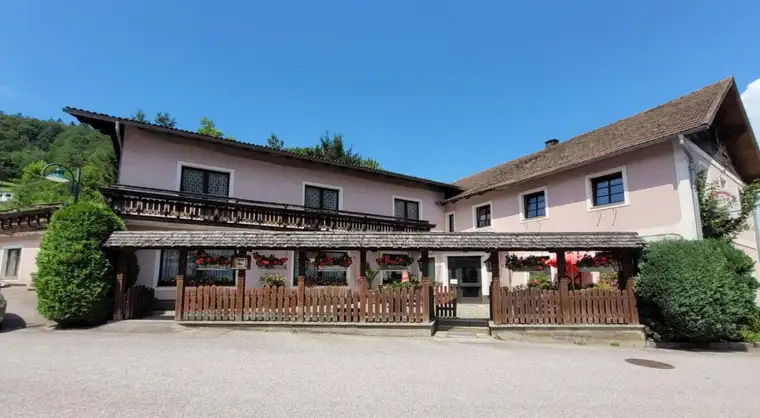 Gastwirtschaft mit Ferienwohnungen, Zentrumslage, ausbaufähig