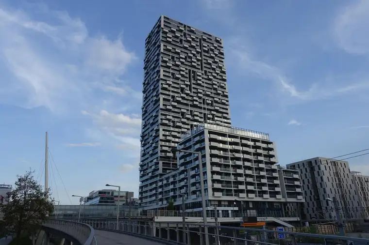 3 Zimmer Wohnung in Marina Tower