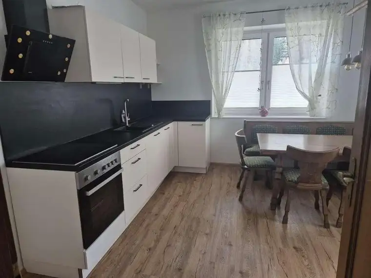 Charmante Erdgeschosswohnung (teilmöbliert) mit 78 m² und großem eigenem Garten