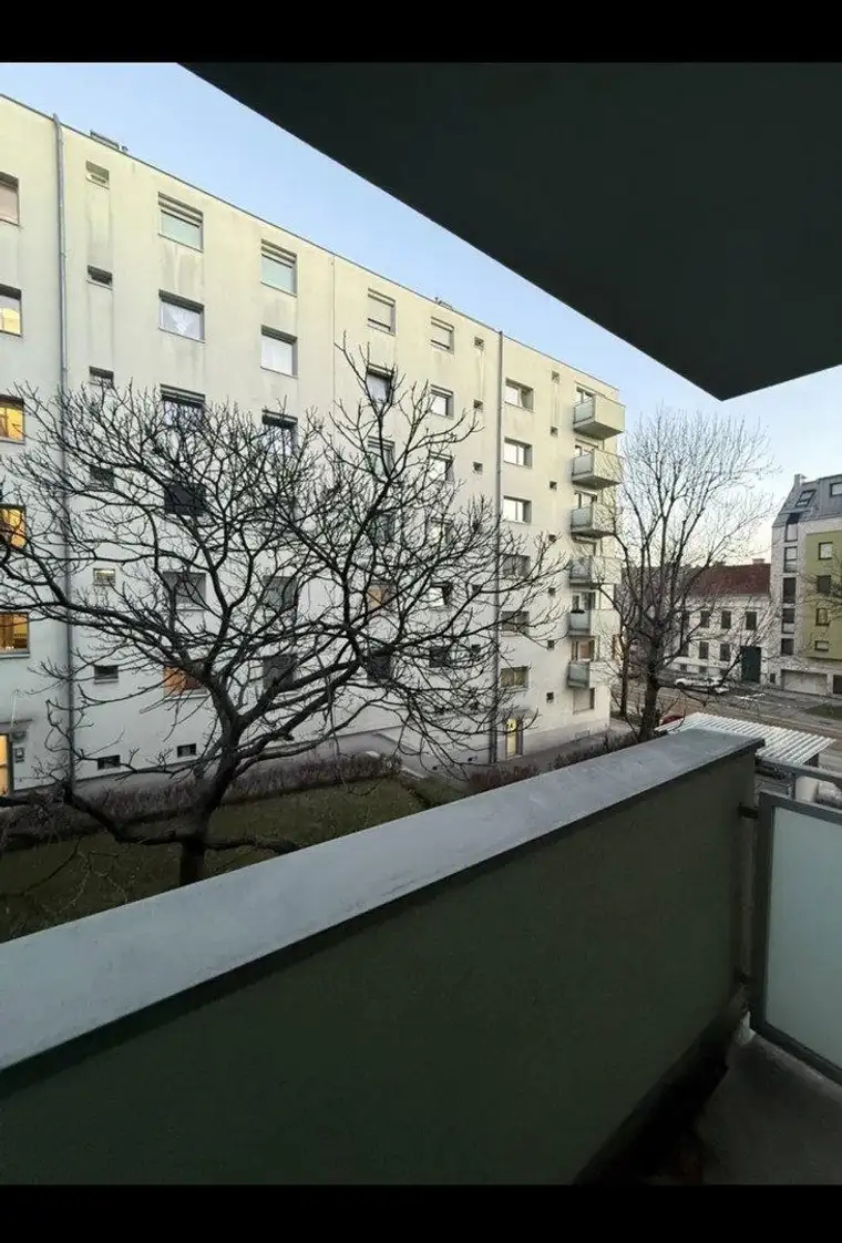 Großzügige Familienwohnung 4-Zimmer in 1140 Wien mit 2 KFZ Stellplätze - PRIVATVERKAUF!