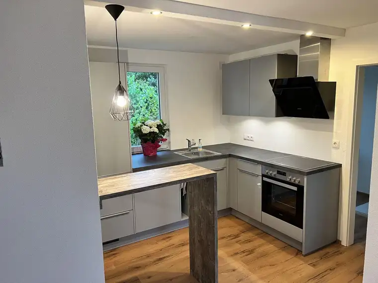 Erstklassig sanierte 2-Zimmer-Wohnung mit Garten in Gisingen