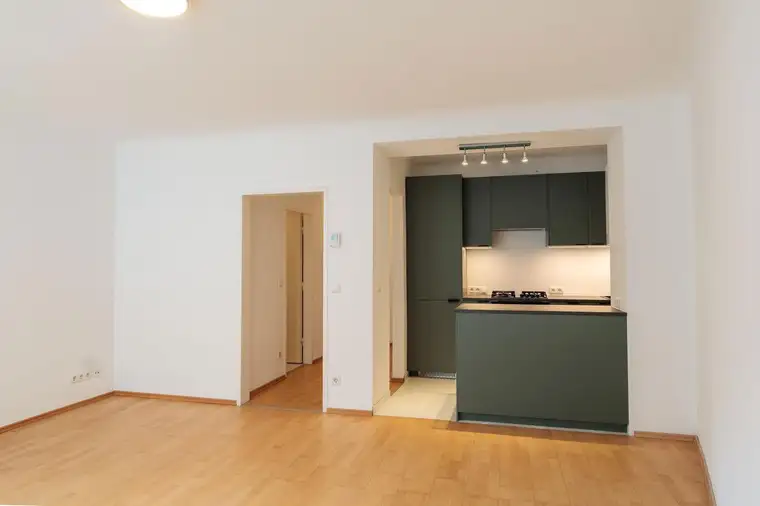 Sonnige 2-Zimmer-Wohnung, nahe U-Bahn Kettenbrückengasse, Grenze 4. Bezirk