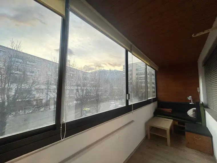 Helle, ruhige 2-Zimmer Eigentumswohnung mit verglaster Loggia in Neu-Rum