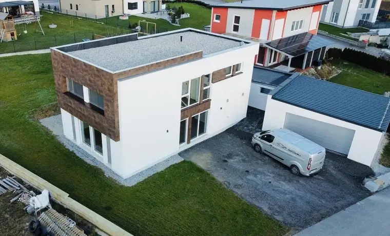 modernes Einfamilienhaus-Erstbezug