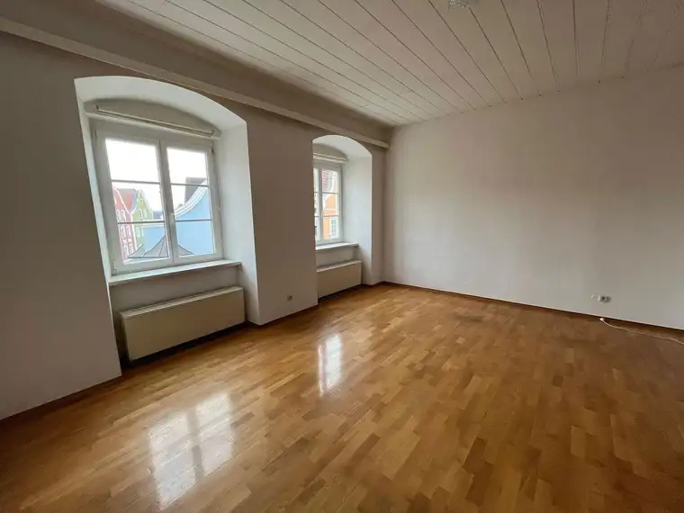 Schöne, lichtdurchflutete 4-Zimmer Wohnung