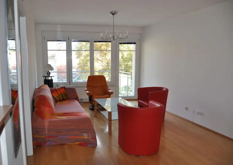 66m² Wohnung/Praxis zu vermieten