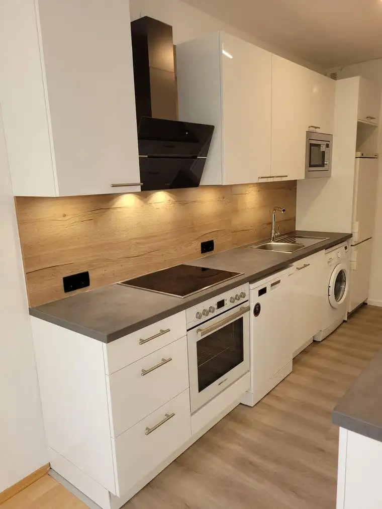 Sonnige 3-Zimmer Wohnung in Klosterneuburg-neuwertig renoviert, mit Balkon und Parkplatz-Warmmiete!