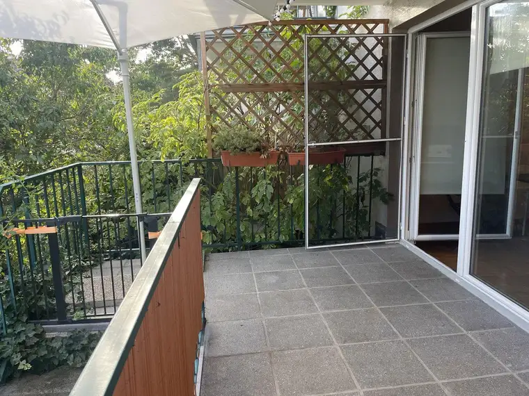 Eigengartenwohnung mit Garage, 3 Zimmern in absoluter Grünruhelage