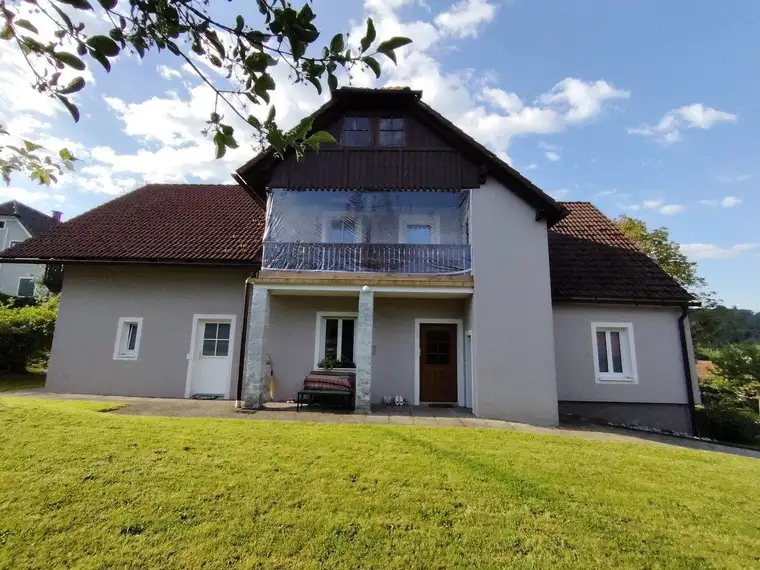 PROVISIONSFREI: Großes Einfamilienhaus (236m²) mit 3.896m² Baugrund im Zentrum von St. Marein/ Graz