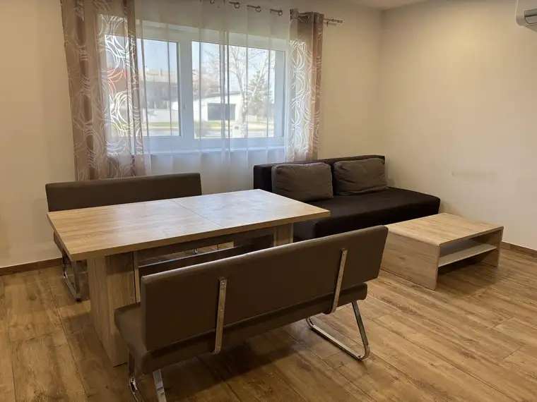 Geräumige, helle Wohnung in privater Wohnanlage
