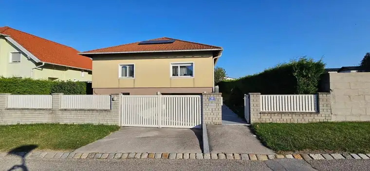 Schönes Einfamilienhaus mit großem Garten
