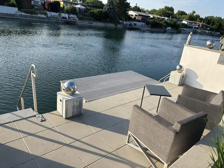 Haus / Bungalow mit direktem Seezugang