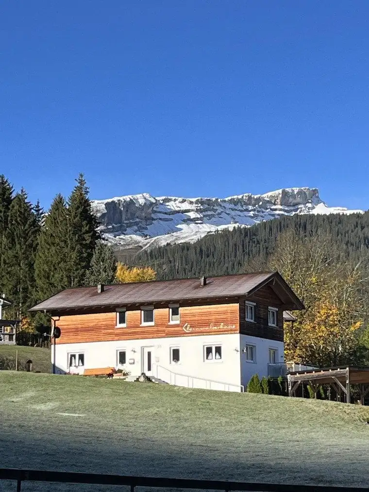 3-Fam.-Haus mit festem Mietkundenstamm (und/oder Eigennutzung)