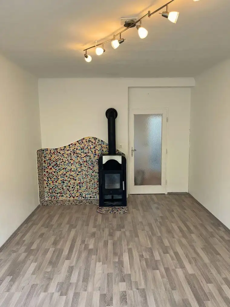 Helle 2-Zimmer-Wohnung mit Balkon - sofort einziehen &amp; wohlfühlen!
