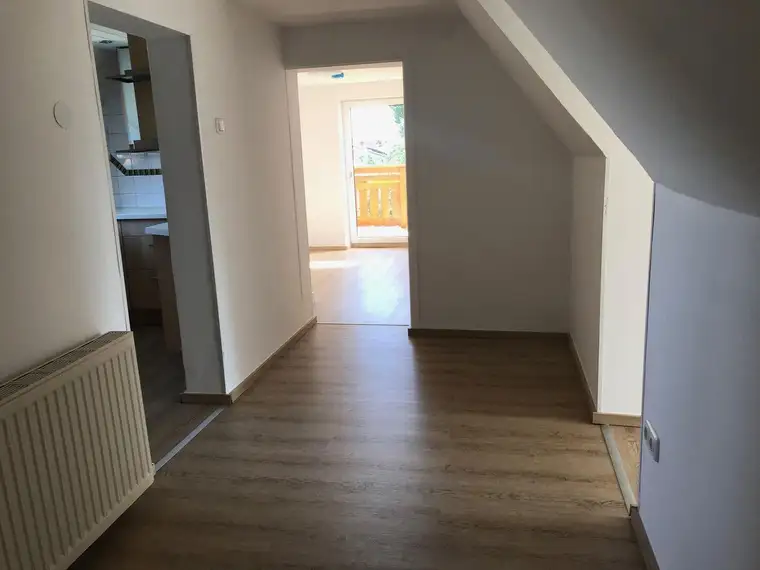 Mansardenwohnung Stadtrand zu Linz - St. Martin/ Traun, ruhig, Garten, Balkon überdacht,