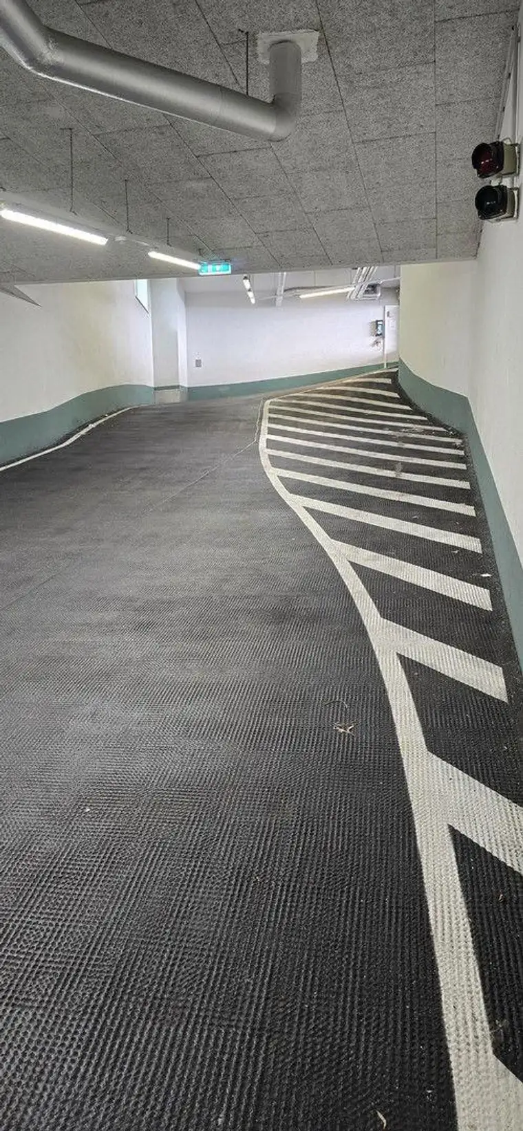 Sofiensäle, Tiefgarage, Stapelgaragenplatz