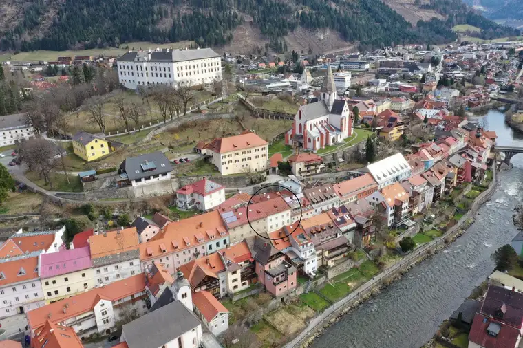 PROVISIONSFREIES STADTHAUS IN MURAU 3 Wohneinheiten · Geschäftslokal · Garten/Innenhof