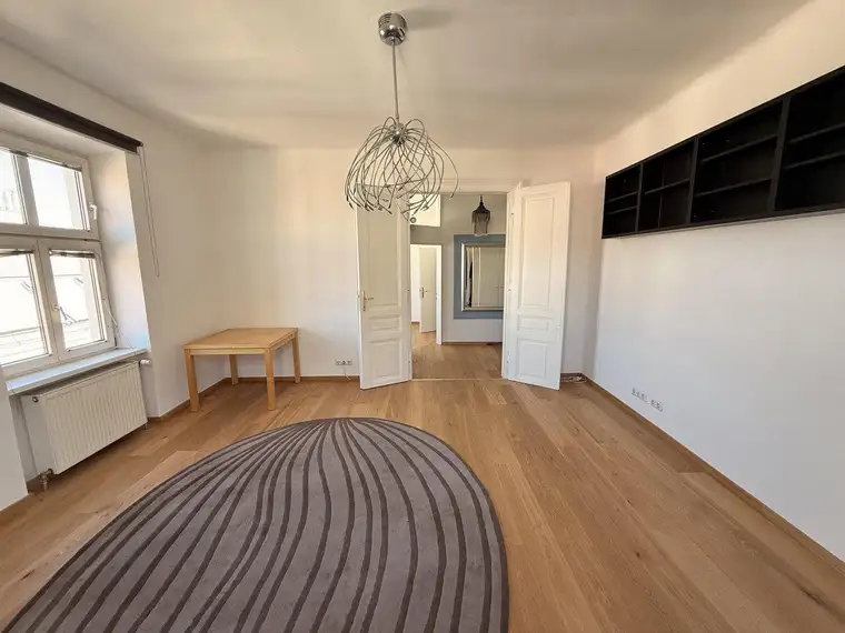 Wohnung mitten im 8.