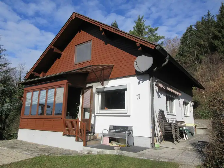Bezugsfertiges Einfamilienhaus in herrlicher, hochwassersicherer Ruhelage mit wunderbarer Aussicht
